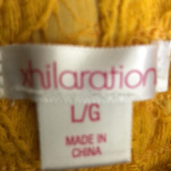 Cute dark mustard shorts size Large - Picture 5 of 9